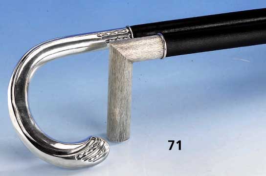 Konvolut 2 SpazierstÖcke, deutsch um 1900/10, 800er Silber, 1 x graviert, 1 x leicht floral verziert, SchÜsse Rot- buche, L. ca. 85 bzw. 88 cm