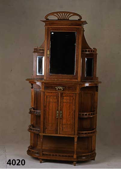 Vertiko, deutsch, um 1900, Jugendstil mit klassizistischen Elementen, Korpus Weichholz, Nußbaum massiv, Nußbaumfurnier, Mittelteil mit ...