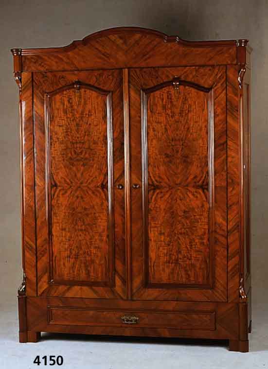 GrÜnderzeitschrank, deutsch, um 1870/80, Korpus Weichholz, Wurzelnußfurnier, aufge- klappt und doppelt gespiegelt, Eindrucksvolles Furnierbild, ...