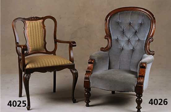 Damensessel, England, um 1850/60, Rahmen Buche und Nußbaum massiv, sog. 2. Barock, geschweift und geschnitzt, einfach gerillt, Balusterbeine, ...