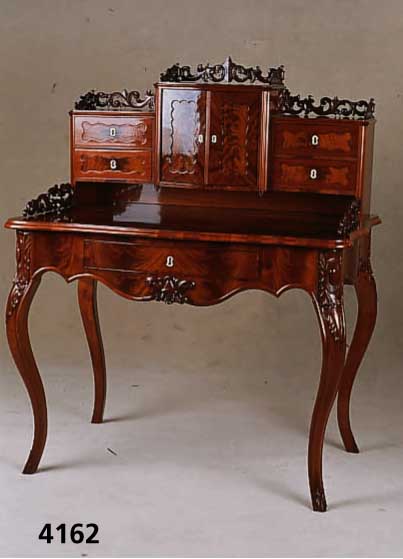 Damenschreibtisch, deutsch, wohl Dresden, um 1845/50, sogenanntes 2. Barock, mit starken Rokokostilelementen, Korpus Weichholz, FÜße und ...
