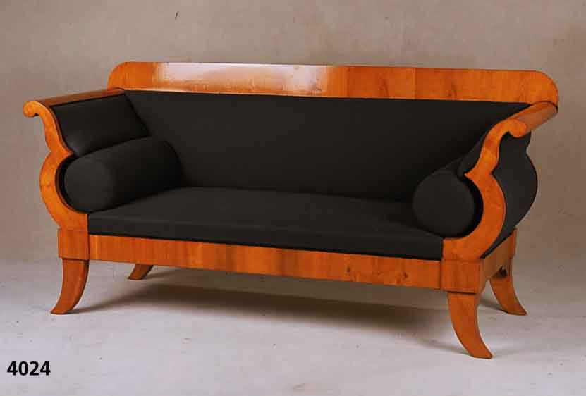 Sofa, im Biedermeierstil, Korpus Weichholz, Kirschbaum massiv, Kirschbaumfurnier gespie- gelt, nach Vorbild von 1830/40, wohnfertig, elegant, ...