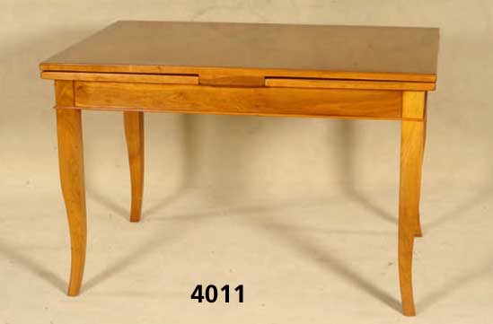 Tisch, Biedermeierstil, Kirsche massiv, nach altem Vorbild, ausziehbar, wohnfertig, leichte Gebrauchsspuren, ca. 79x120x85 cm
