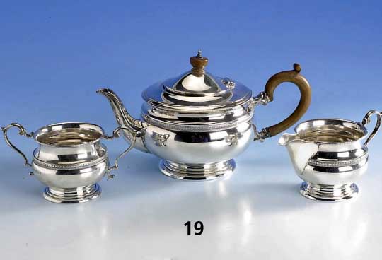 3-teiliges Teeservice, England, Birmingham 1919, 925er Silber, MAPPIN & WEBB, best. aus: Kaffeekanne (Deckel mit Scharnier, Griff und ...
