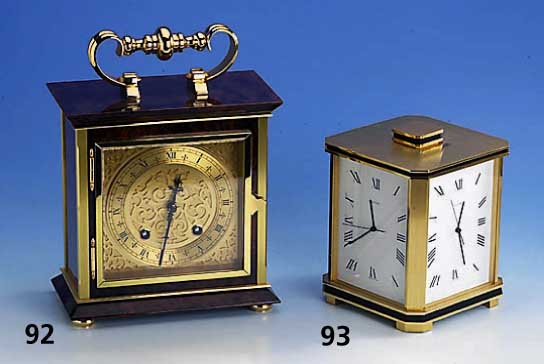 LUXOR-Tischuhr mit 8 Tage-Schlagwerk, Metall vergoldet, in Schildpatt-Optik gelackt, Geh.-Maße ca. 22 x 19 x 10 cm, orig. Etui, neuwertige ...