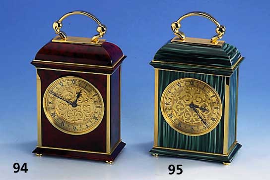 Luxor-Tischuhr, GehÄuse grÜner Lack in Malachit-Optik, Rahmen vergoldet, ca. 28 x 15 x 8.5 cm,(SP: 2585 EUR)