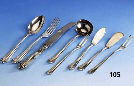 61-teiliges Besteck, deutsch, Bremer Silberwaren Fabrik, um 1910, 800er Silber, best. aus: 24 Gabeln, 18 Messer (Griffe ge- fÜllt, Klingen ...