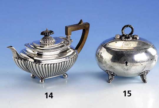 Zuckerdose, um 1850/60, sÜddeutsch, 750er Silber, MÄandermuster, Meistermarke K. unged., verbeult, Schloß besch., auf 4 FÜßen stehend, ...