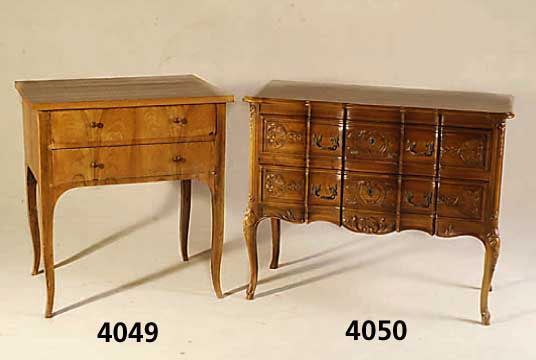 Pfeilerkommmode, deutsch, 60er Jahre, Arbeitskreis Deutsche StilmÖbel, Barockstil, Rahmenfassung, Trageteile Nußbaum massiv, 2-schÜbig, reich ...