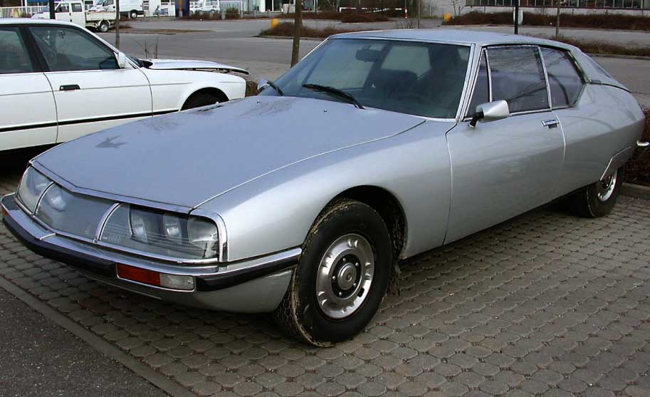 Citroen SM, EZ: 04/71, Coupe, 118 Kw (160 PS), 2656 ccm, silbermetallic; Kunstlederausstat- tung; Fahrzeug ist seit Februar 1998 abgemel- det, ...