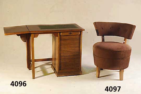 Kinderschreibtisch, deutsch, um 1910/15, Weichholz, Buche massiv, Buchefurnier, rechte Seite mit Rolladenfach, schÖne Inneneinteilung , Seitenteil ...