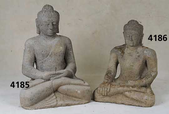 Buddha, in lehrender Haltung, nach dem Vor- bild des 12. Jhds., dekorativ, ca. 68x50x40 cm