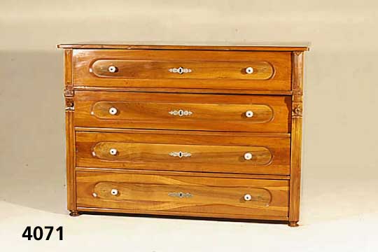 Kommode, deutsch, um 1870, Kirschbaum massiv , vierschÜbig, Schubladeninlets Nußbaum massiv , Lisenen gerieft, sparsame Schnitzerei, ...