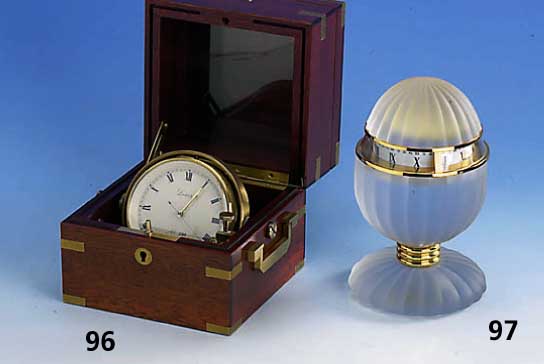 Luxor-Schiffschronometer Nr. 298, Quartzwerk, Mahagoni-Holzkasten, Uhr karda- nisch ausgehÄngt Durchm. ca. 9 cm, Kastenmaße ca. 14.5 x 15 x 15 ...