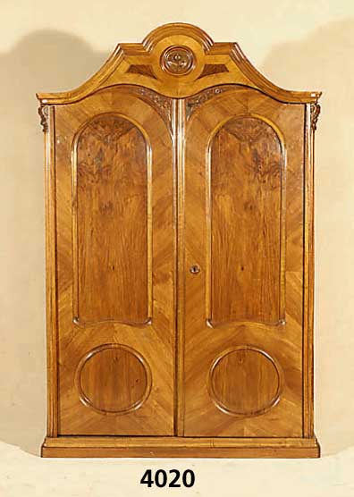 WÄscheschrank, wohl Österreich, um 1840/50, Korpus Weichholz, Wurzelnußfurnier, gespiegelt , 2-tÜrig, Barockstil, Kopf doppelt geschwung- en, ...