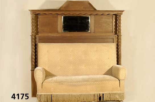 Sofa mit Umbau, deutsch, um 1900, Korpus Weichholz und Buche, gedrechselte SÄulen, Mittelteil verspiegelt, großzÜgiger Leisten- besatz, ...