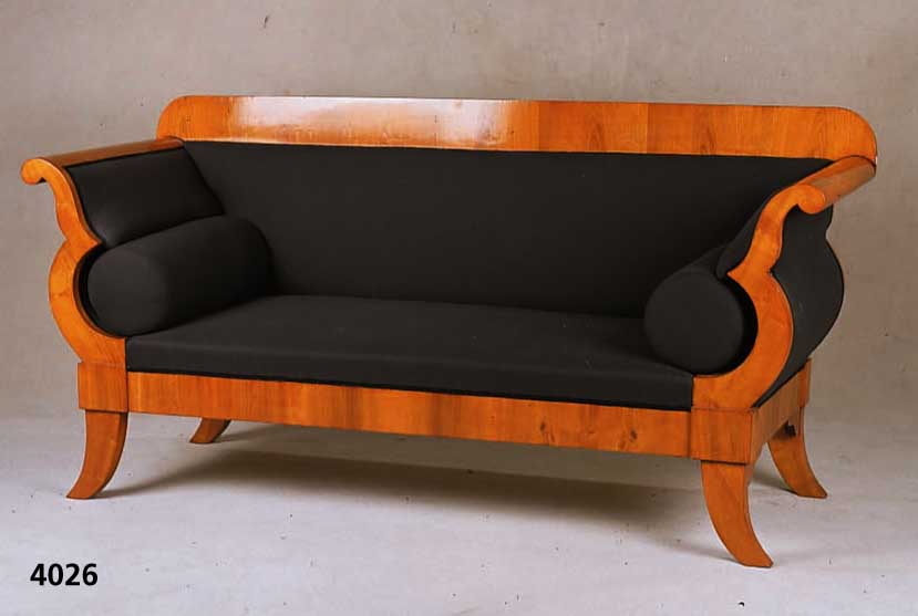 Sofa, im Biedermeierstil, Korpus Weichholz, Kirschbaum massiv, Kirschbaumfurnier, gespie- gelt, nach Vorbild von 1830/40, wohnfertig, elegant, ...