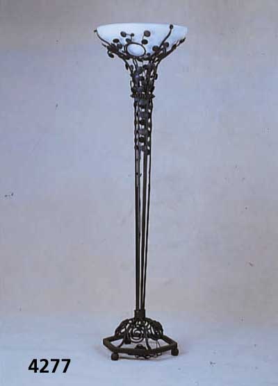 Deckenstrahler, Frankreich, im Stil von 1935/4 0 Fuß schmiedeeisen, abstrakt-floral, 6-eck ig, 6 aufstrebende StÄbe in floraler Art sich ...