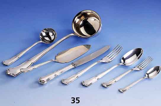 94-tlg. Besteck, 800er Silber, deutsch, um 1930, Meistermarke KA =Fritz Gerber & Co., Art-Deso, best. aus: 12 Messer, 12 Gabeln, 12 LÖffel, 12 ...