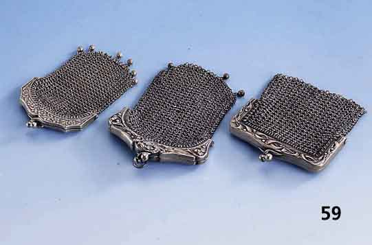 Konvolut 3 GeldtÄschchen, Frankreich um 1900, 800er Silber, 1 x Mistelzweigdekor, 1 x Adlermotiv, 1 x abstr. floral, reich- haltiges Konvolut um ...
