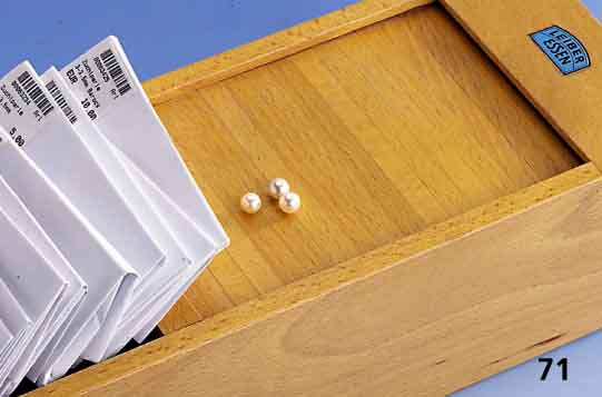 Lagerbestand loser Zuchtperlen, 3/4, halb und voll, z. T. gebohrt, z. T. unge- bohrt, in Steinbriefchen sortiert, SW ca. 3200.- EUR lt. beil. ...