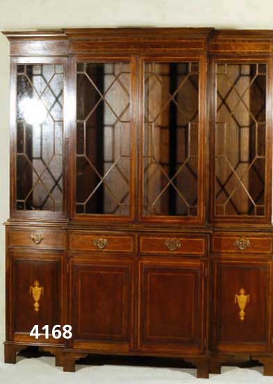 AufsatzmÖbel, England, um 1900/20, Sheraton- stil, klassizistischer Aufbau, Mittelteil leicht herausragend, Korpus Weichholz, Nußbaum massiv, ...