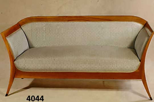 Biedermeierstilsofa, sÜddeutsch, um 1910/12, Jugendstil, Korpus Weichholz, ausgesuchtes Kirschbaumfurnier, feine Maserung, FÜße dezent ...
