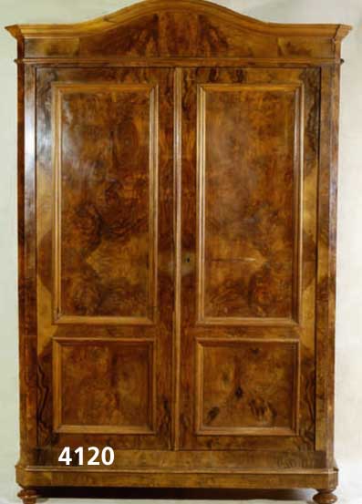 Kleiderschrank, deutsch, um 1900, Korpus Weichholz, auf Rahmen gearbeitet, Wurzelnuß- furnier gespiegelt, schÖnes durchgehendes Bild , reicher 3- ...