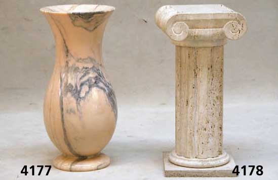 SÄule, nach altem Vorbild, aus cremefarbenem Kalkstein, gerieft, ionischer Abschluß, viel- fach verwendbar, als BlumensÄule bestens ge- eignet, ...