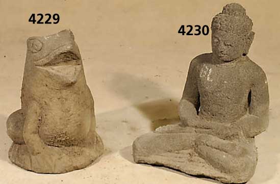 Frosch, wohl Sandstein, nach altem Vorbild, sehr lebhafte Darstellung, aus dem Stein ge- hauen, ca. 45x30x33 cm