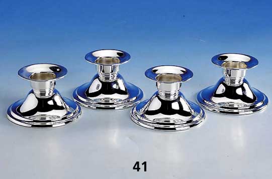 Set: 4 Kerzenleuchter, 925er Silber, gefÜllt, glatte Form, H ca. 5.5 cm