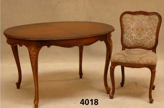 Ausziehtisch mit 4 StÜhlen, deutsch, um 1960, Warrings, Serie Malmédy, Nußbaum massiv, Nußbaumfurnier, schÖne Maserung, hervorragen- de ...