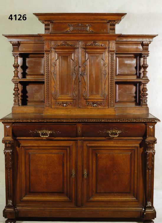 Anrichte mit Aufsatzteil, deutsch, um 1880/90, unterer Teil Korpus Weichholz, auf Rahmen gearbeitet, Seiten ausladend, leicht verziert mit ...