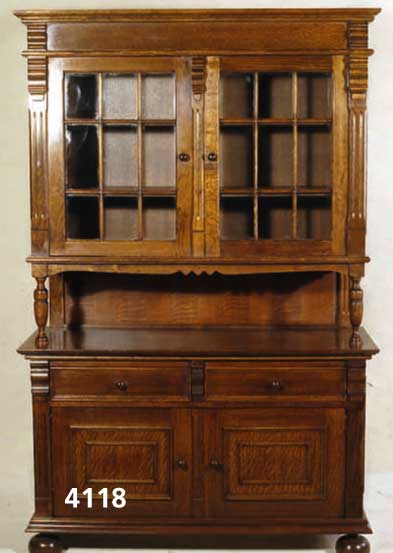 Aufsatzschrank, wohl Niederlande, 50er/60er Jahre, Korpus Weichholz, verschiedene HÖlzer , Eiche massiv, Eichefurnier, z.T. auf Rahmen gearbeitet, ...