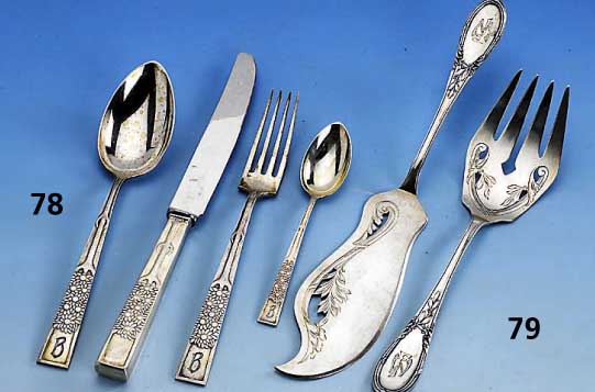 2-teil. Fischvorlegebesteck, deutsch um 1900, 800er Silber, Meistermarke Bahner DÜsseldorf, floral verziert, Durchbrucharb- beit, Bes.-Monogr., ...