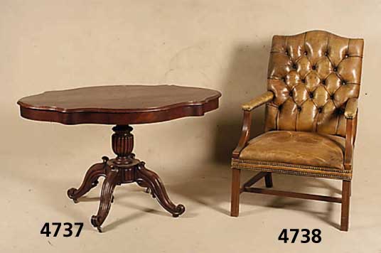 2 Stuhlsessel, deutsch, im Stil von 1930/35, hergestellt um 1950, Gestell Buche und Nuß- baum massiv, Lederbezug, Gestell Buche und Nußbaum ...