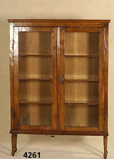 Vitrine, im Biedermeierstil, z.T. aus altem Holz, Eiche massiv, z.T. schÖne Maserung, GlaseinlegebÖden, als Sammlervitrine geeignet, nicht frei ...