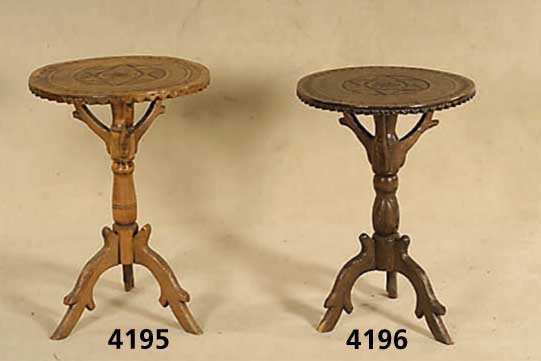 Beistelltisch, deutsch, um 1880/90, Buche, Pappel, stiltypische orientalische Flach- schnitzerei aus dem Vollholz, FußsÄule 3 Aus- ladungen, ...