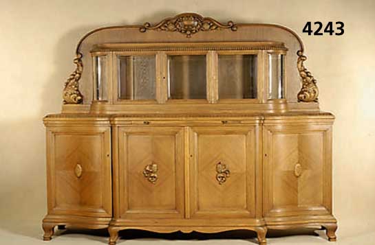Aufsatzbuffet, deutsch, um 1918/23, Korpus Weichholz, Eiche und Buche massiv, Barockstil, Seiten leicht geschwungen, Aufsatzteil mit aufgesetzter ...