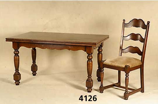 Ausziehtisch mit 4 StÜhlen, Niederlande, um 1930/40, Buche und Eiche massiv, Baluster- beine, gute Drechselarbeit, StÜhle FlÄmischer Barock, ...