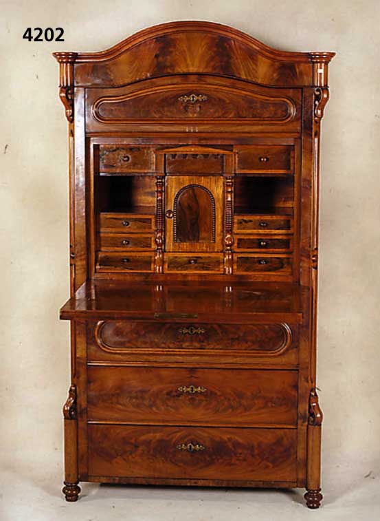 KlappsekretÄr, deutsch, um 1870/80, Korpus Weichholz, z.T. Buche verstÄrkt, Leisten Nuß- baum massiv, Pyramidenmahagonifurnier, z.T. ...