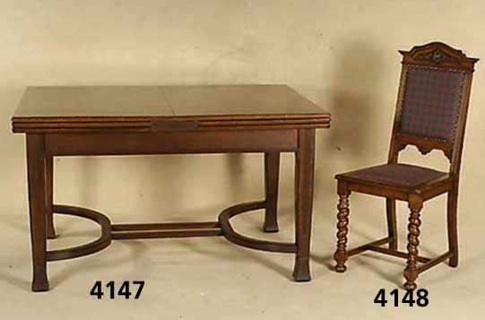 4 StÜhle, Niederlande, um 1900, Eiche massiv , Front mit Drechselarbeit bzw. Flach- schnitzerei, aufgesetzte Schnitzerei abstrakt floral, ...