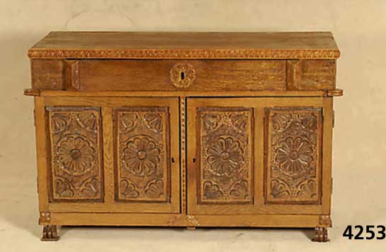 Truhenschrank, Niederlande, unter Verwendung Älterer Teile, Front auf Rahmen gearbeitet, Inlets 19. Jhd., aufklappbar, RÄnder z.T. ge- schnitzt, ...