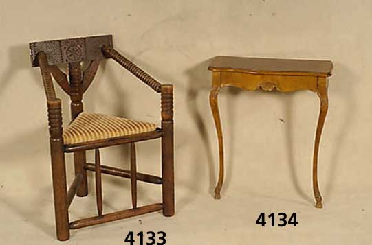 Dreiecksstuhl, norddeutsch, um 1905, Worps- wede, im Stil von Vogler, Eiche massiv, auf Rahmen gearbeitet, schÖne Drechselarbeit, RÜcken mit ...