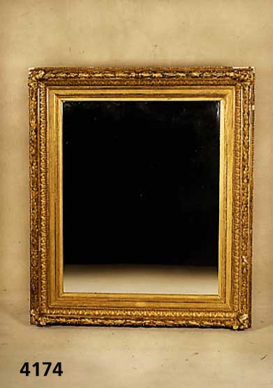 Prunkspiegel, deutsch, um 1880/90, Holz, gestuckter Rahmen, vergoldet, Spiegelglas sekundÄr, Perlleistenverzierung, Akanthus- bzw. ...