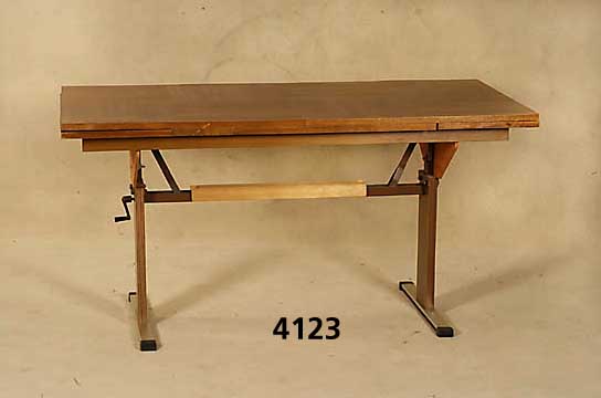Tisch, deutsch, um 1960/65, Deutsche Werk- stÄtten der DDR, original Klebezettel, ver- schiedene HÖlzer, Kunststoff und Eisen, aus- ziehbar und ...