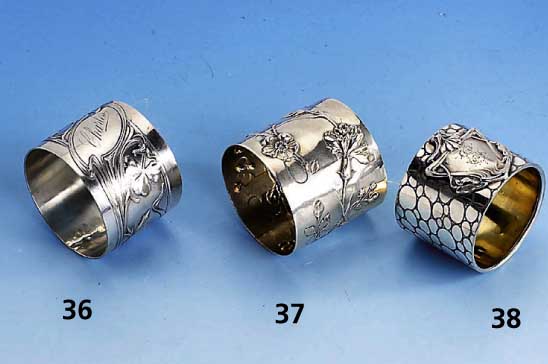 Serviettenring, Frankreich, Paris, um 1900, 950er Silber, umlaufender Windrosen- rankendekor, plastisch gearbeitet, D ca. 5 cm, B ca. 4.5 cm, ...
