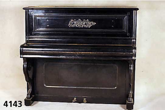 Klavier, deutsch, Fa. Nagel Heilbronn, um 1860 /65, Holz, schwarz gelackt, z.T. Louis-Philipp -Stil, aufgesetzte Leisten, z.T. auf Rahmen ...