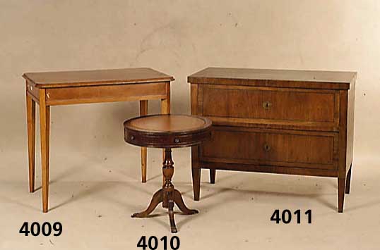 Pfeilerkommode, deutsch/Kurpfalz, um 1810/20, Biedermeier, Korpus Weichholz, z.T. auf Rahmen gearbeitet, Front Wurzelnußfurnier ge- spiegelt, ...