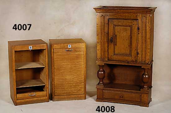 UrsprÜnglich HÄngeschrank, deutsch, um 1780/ 1800, Eiche massiv, z.T. Stollenschrank mit Unterteil und RÜcken in neuerer Zeit ergÄnzt, z.T. ...